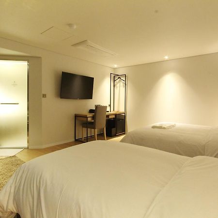 בוסאן Hotel Londoner Hwamyeong מראה חיצוני תמונה