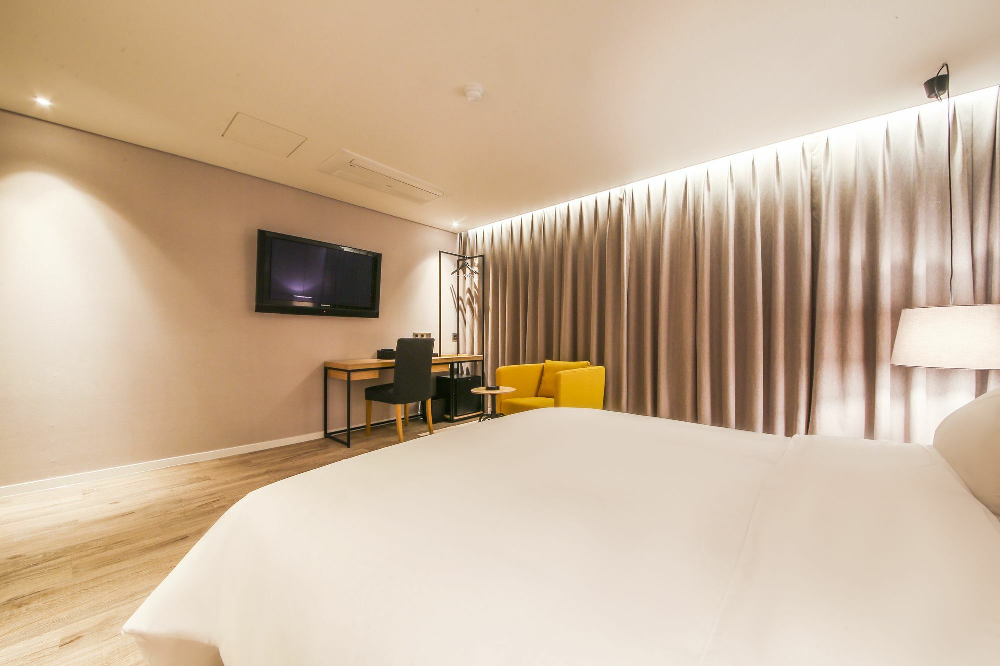 בוסאן Hotel Londoner Hwamyeong מראה חיצוני תמונה