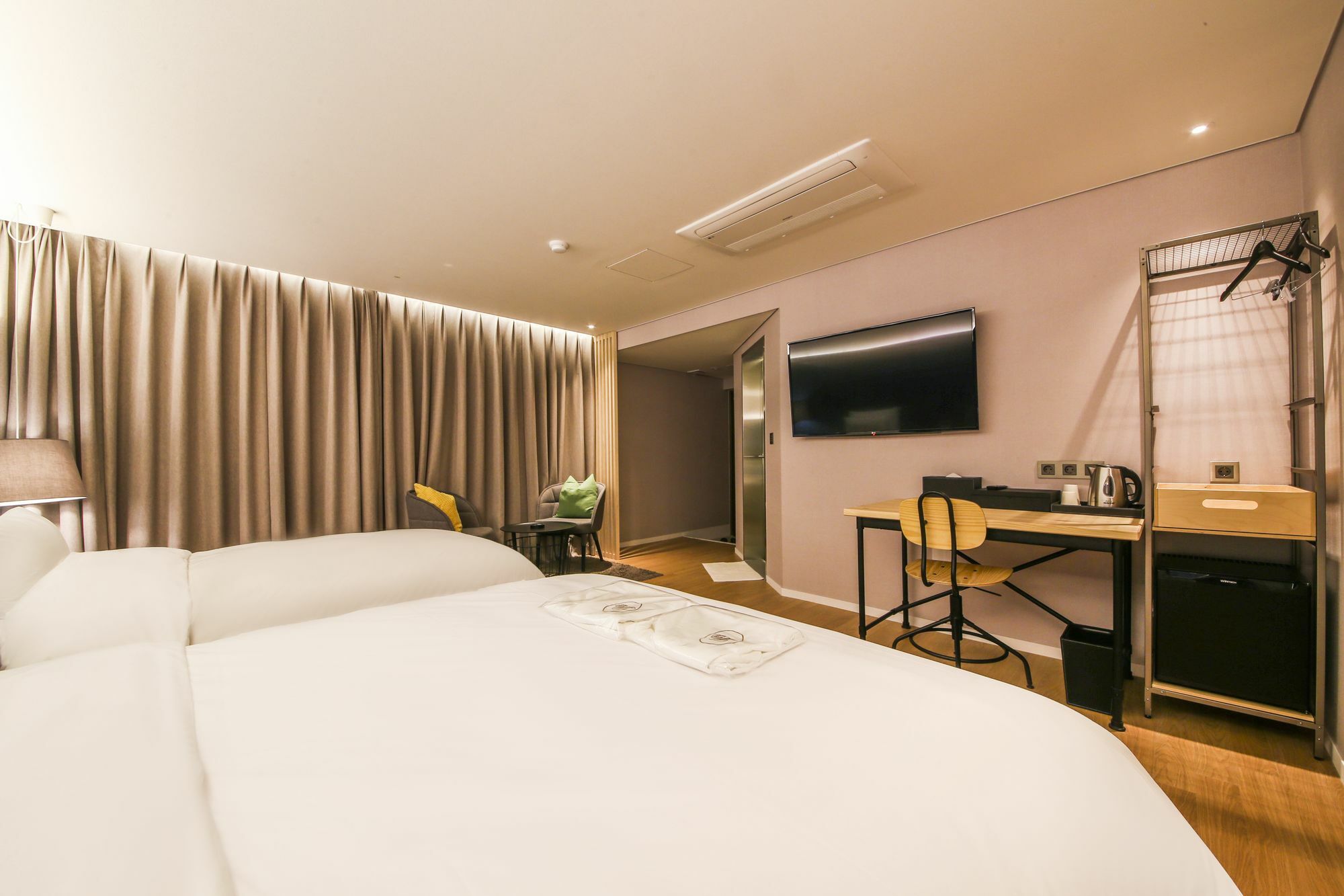 בוסאן Hotel Londoner Hwamyeong מראה חיצוני תמונה